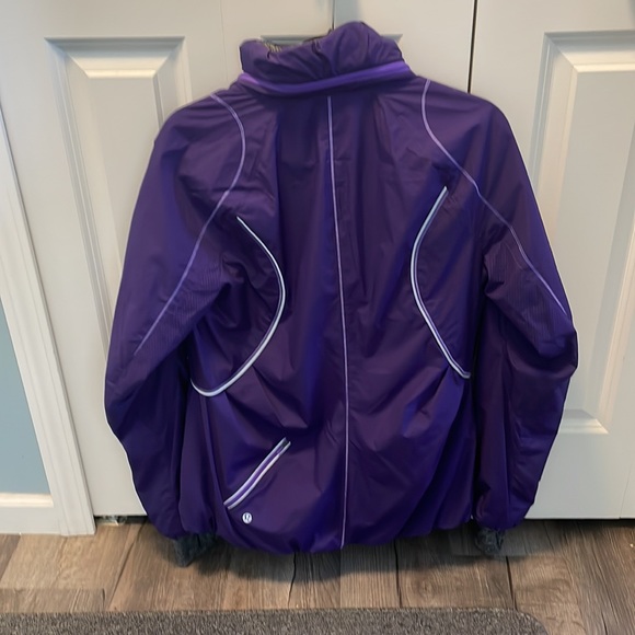 Lululemon Athletica Women Run Inspire Jacket (12) - Picture 2 of 4